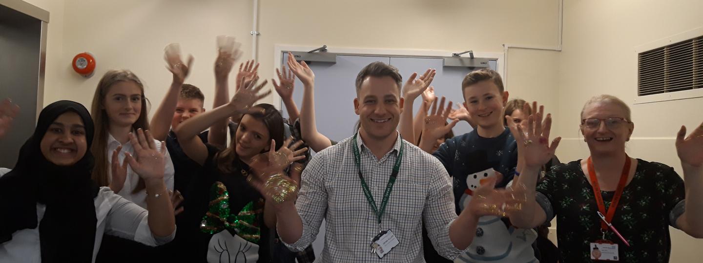 Young Healthwatch visit to KGH 2019, group waving